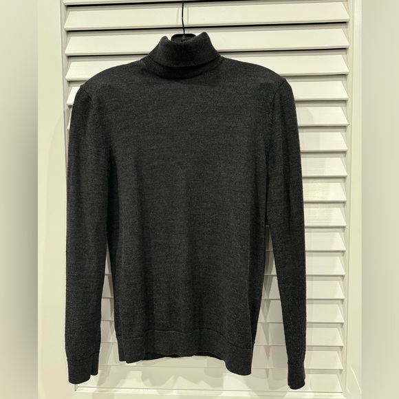 Men Sweater - Picture 1 of 2